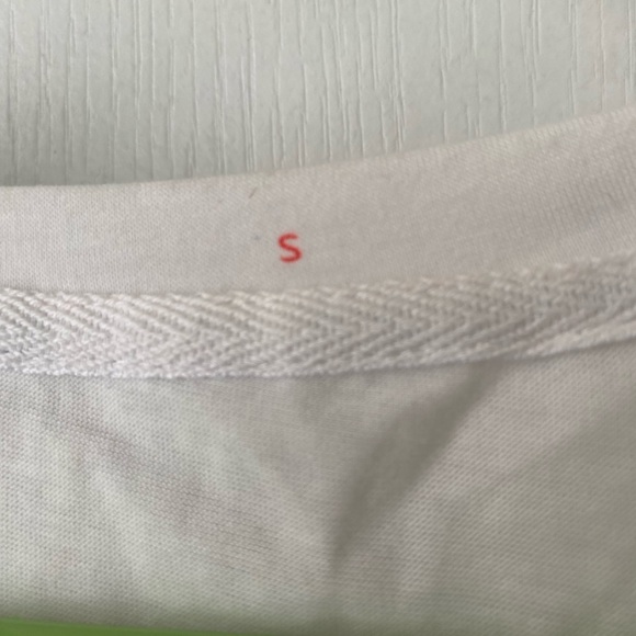 2 for 1! Marble print short sleeve shirts. Size small. - Picture 6 of 11